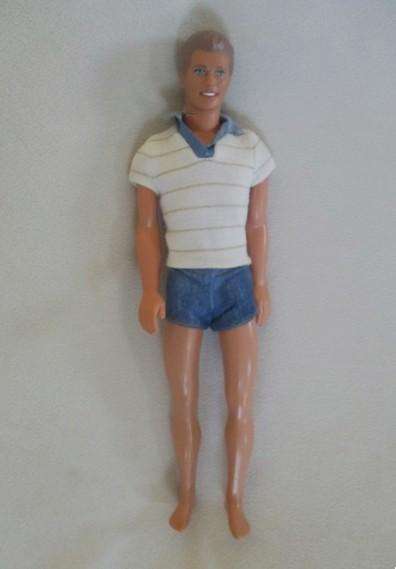 Barbie's boyfriend - 1990's Mattel Pearl Beach Ken doll with knees that bend