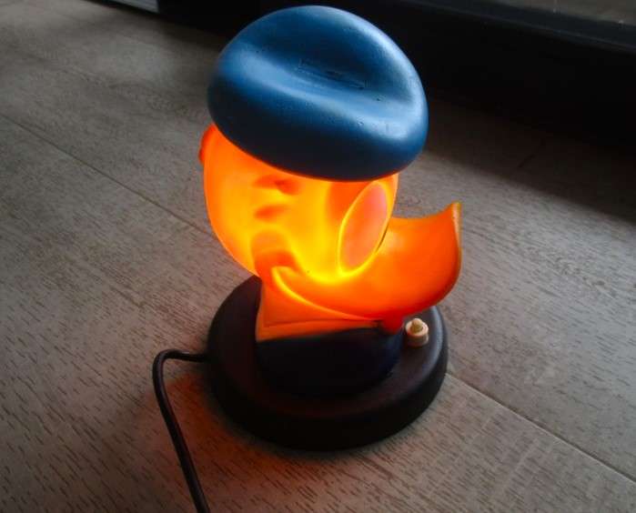 Vintage kiddies Donald Duck bedside lamp - working (with nice long cord)