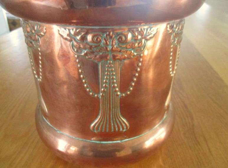 Circa 1903-1910 - antique large copper Art Nouveau Beldray, England jardiniere - awesome