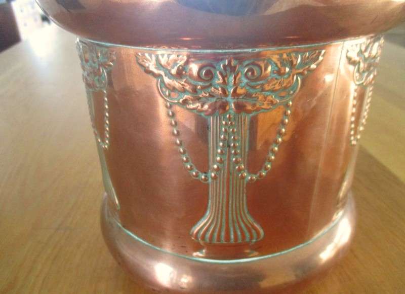 Circa 1903-1910 - antique large copper Art Nouveau Beldray, England jardiniere - awesome