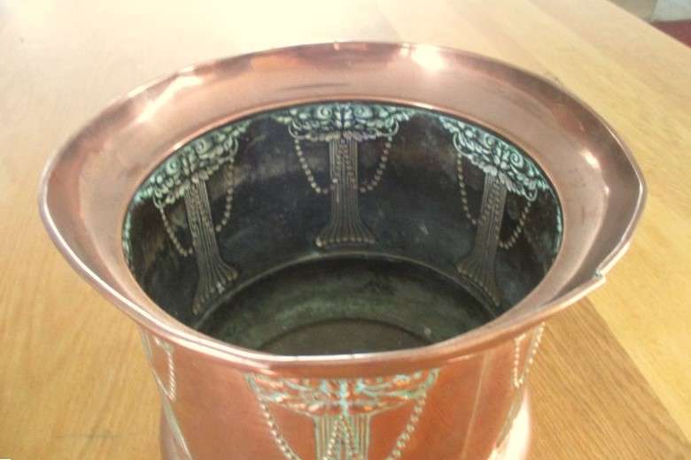 Circa 1903-1910 - antique large copper Art Nouveau Beldray, England jardiniere - awesome