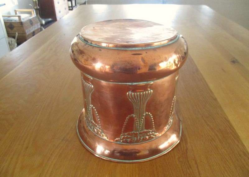Circa 1903-1910 - antique large copper Art Nouveau Beldray, England jardiniere - awesome