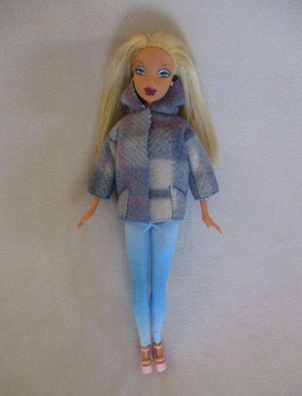 Rare Mattel My Scene Barbie - Barbie with original earrings and shoes -  Knees bend