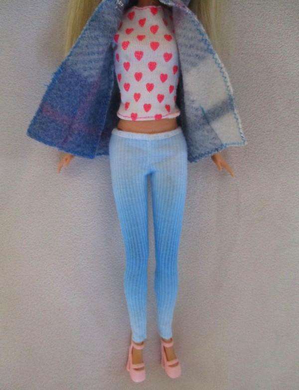 Rare Mattel My Scene Barbie - Barbie with original earrings and shoes -  Knees bend