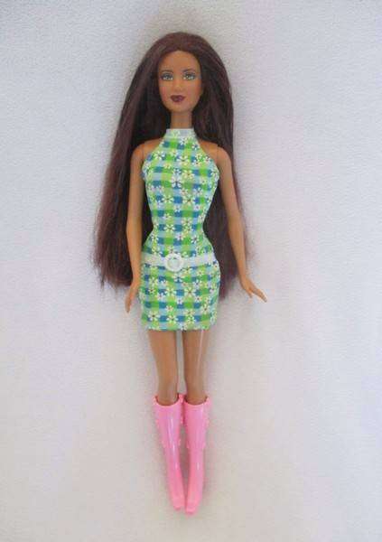 Vintage 1999 Mattel "Pretty in Plaid" Barbie Redhead in original dress - knees bend