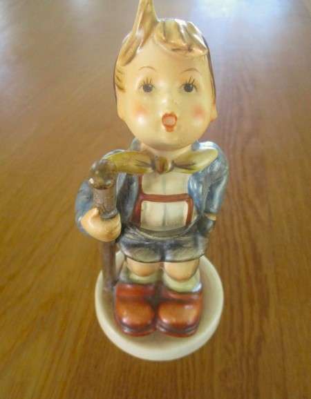 Collectable vintage Hummel, Germany figurine - Little Hiker