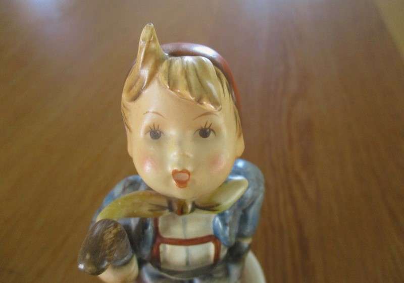 Collectable vintage Hummel, Germany figurine - Little Hiker