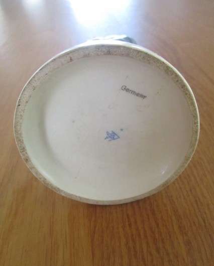 Collectable vintage Hummel, Germany figurine - Little Hiker