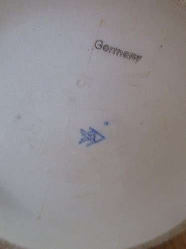 Collectable vintage Hummel, Germany figurine - Little Hiker