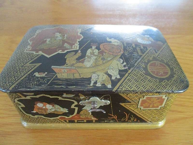 Antique Lacquered wood Chinese Tea Box (signed) and two lacquered wood cups