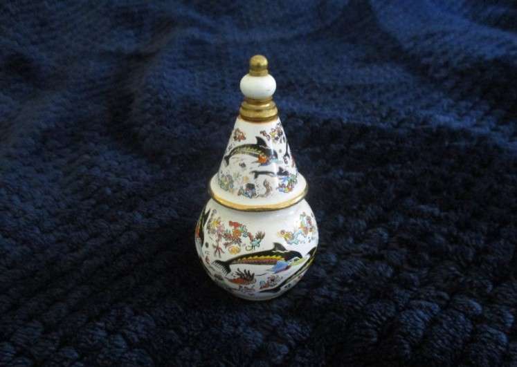A vintage Pallini Attiki Venus series, Greece perfume bottle to add to your collection