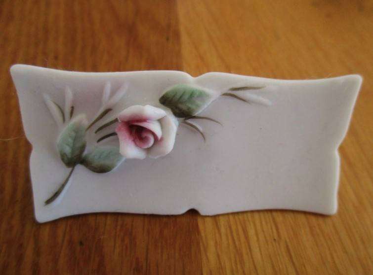 Eight vintage hand made porcelain Balboa, Italy dinner table place name "stands" in perfec condition