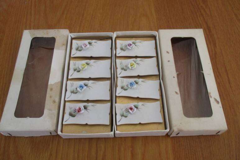 Eight vintage hand made porcelain Balboa, Italy dinner table place name "stands" in perfec condition