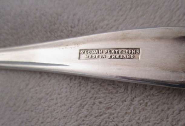 1. Quality vintage Art Deco Yeoman, England EPNS set in canister - 6 cake forks and cake lifter