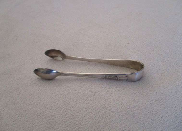 2. Quality vintage Art Deco Yeoman, England EPNS set in canister - 6 teaspoons and sugar tongs