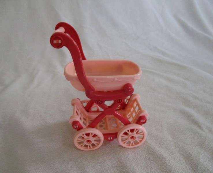 A cute pram for your Barbie baby