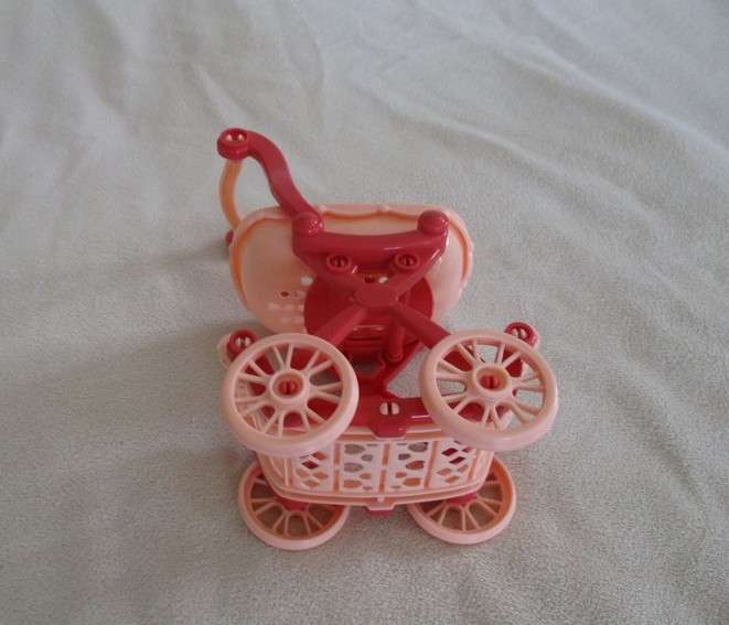 A cute pram for your Barbie baby