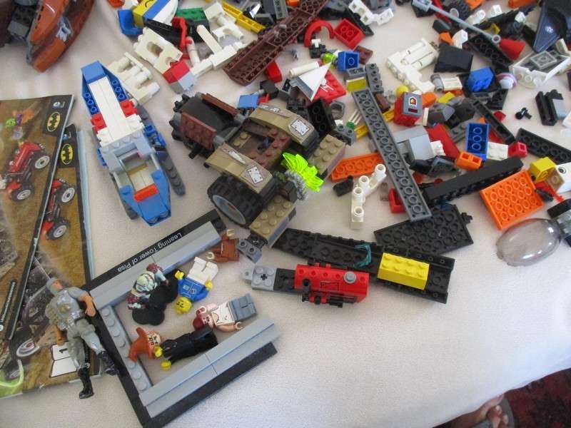 A batch of over 1000 real Lego pieces