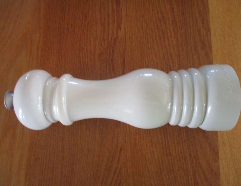 A set of genuine Le Creuset salt and pepper mills in excellent condition