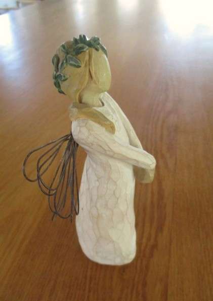 Genuine, collectable Susan Lordi Willow Tree  - "Celebrate" - 2003