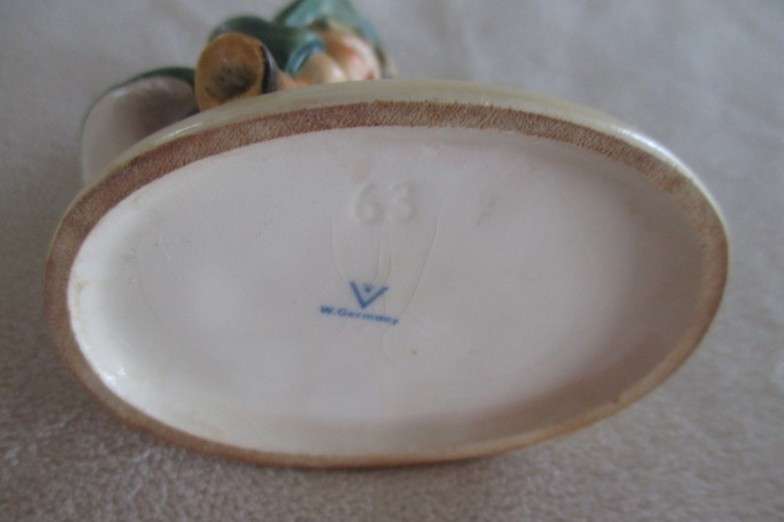 Collectable vintage Hummel, West Germany figurine - Singing Lesson #63