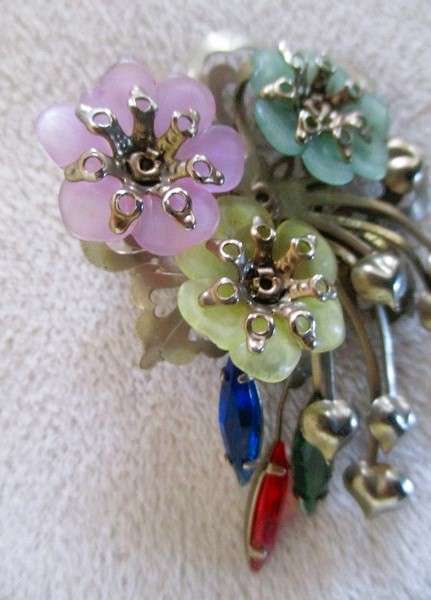 A rather unique and pretty vintage brooch