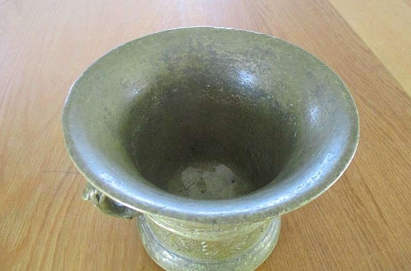 Antique Soli Deo Gloria A 1740 huge, heavy bronze apothecary mortar and pestle