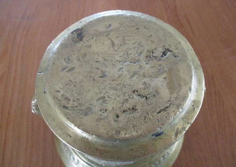 Antique Soli Deo Gloria A 1740 huge, heavy bronze apothecary mortar and pestle