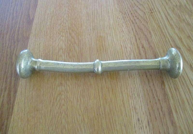 Antique Soli Deo Gloria A 1740 huge, heavy bronze apothecary mortar and pestle