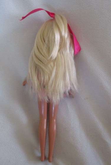 Barbie's teenage sister - Teen Time Skipper in original outfit and jewellery -  Knees bend