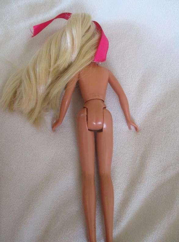 Barbie's teenage sister - Teen Time Skipper in original outfit and jewellery -  Knees bend