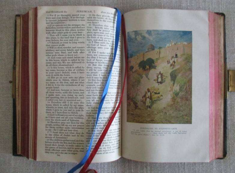 Circa 1907 - The Palestine Pictorial Bible - old antique Bible with brass clasp