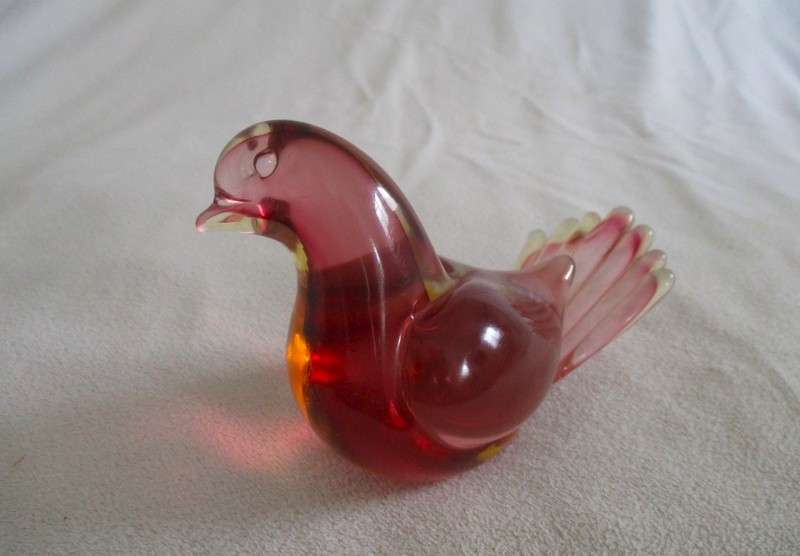 Exceptional Murano Art Glass Paperweight - pigeon