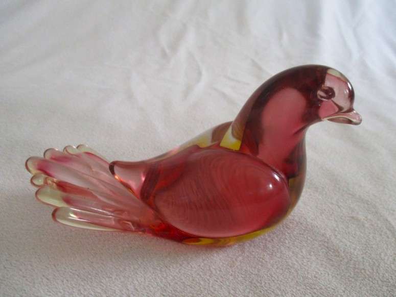 Exceptional Murano Art Glass Paperweight - pigeon