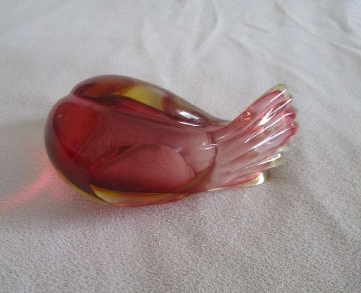 Exceptional Murano Art Glass Paperweight - pigeon