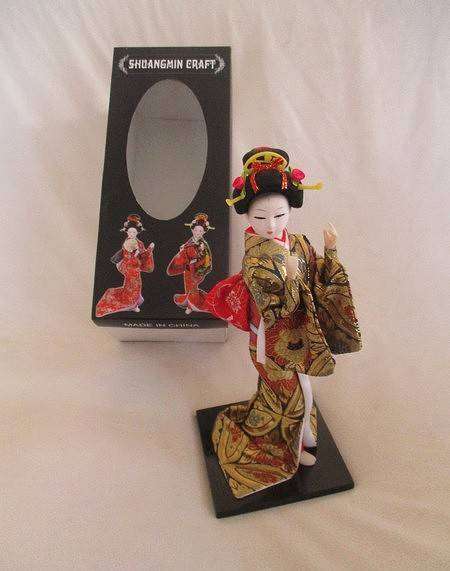 Stunning Shuangmin Craft Japanese Geisha doll in original box