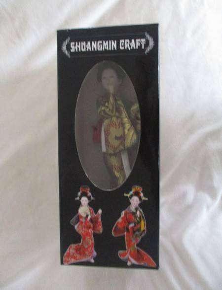 Stunning Shuangmin Craft Japanese Geisha doll in original box