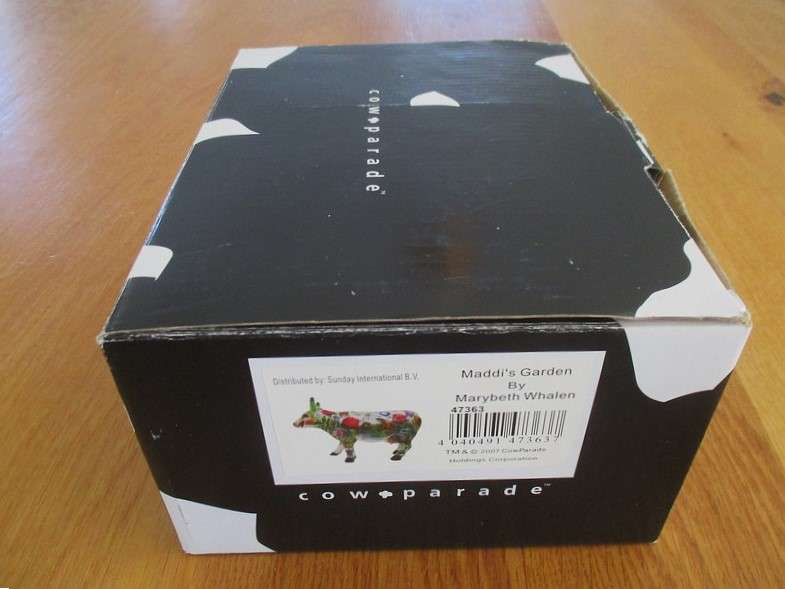 2. Collectable -2007 Cow Parade Maddi's Garden by Marybeth Whalen (West Hartford) in original box