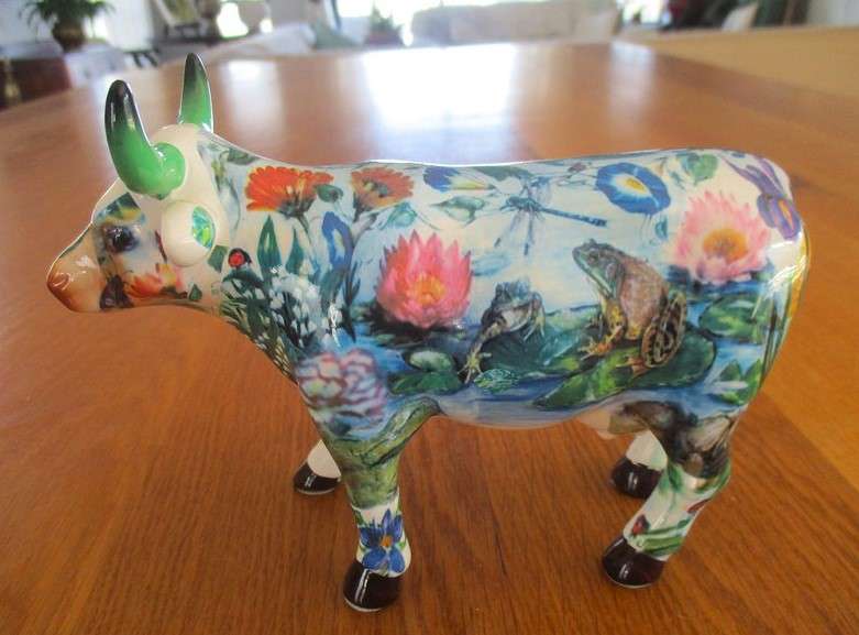2. Collectable -2007 Cow Parade Maddi's Garden by Marybeth Whalen (West Hartford) in original box