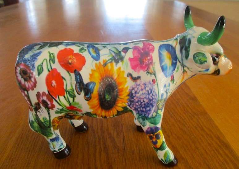 2. Collectable -2007 Cow Parade Maddi's Garden by Marybeth Whalen (West Hartford) in original box