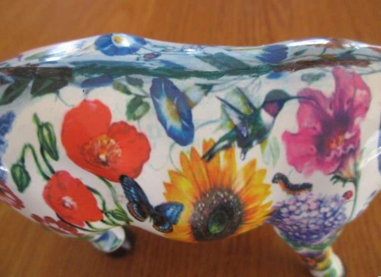 2. Collectable -2007 Cow Parade Maddi's Garden by Marybeth Whalen (West Hartford) in original box