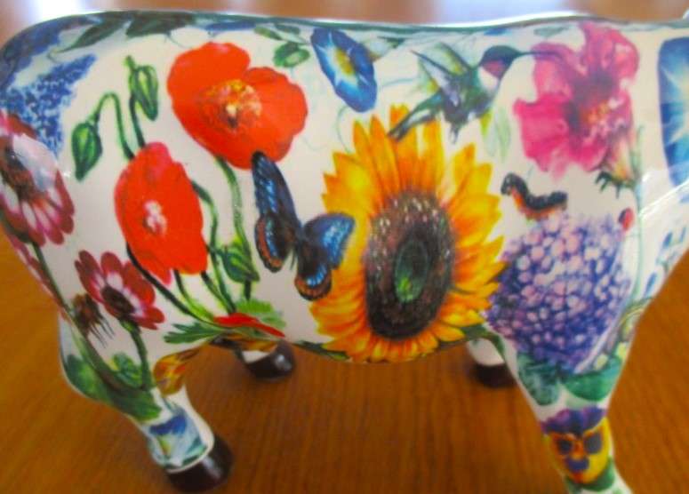 2. Collectable -2007 Cow Parade Maddi's Garden by Marybeth Whalen (West Hartford) in original box