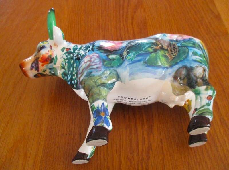 2. Collectable -2007 Cow Parade Maddi's Garden by Marybeth Whalen (West Hartford) in original box