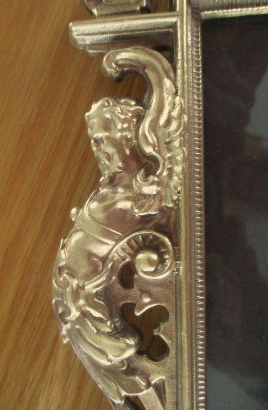 Stunning vintage Art Nouveau solid brass photo/picture frame