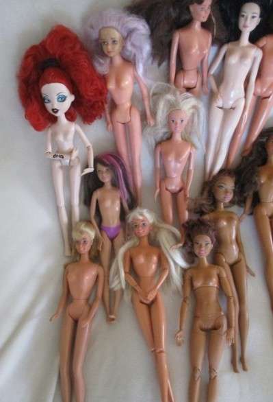 Doll restorer bargain!!  17 dolls (mainly Barbie) incl. 1960's Marlo Flip?/TNT? & soft body Barbie
