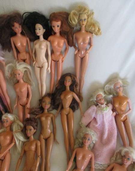 Doll restorer bargain!!  17 dolls (mainly Barbie) incl. 1960's Marlo Flip?/TNT? & soft body Barbie