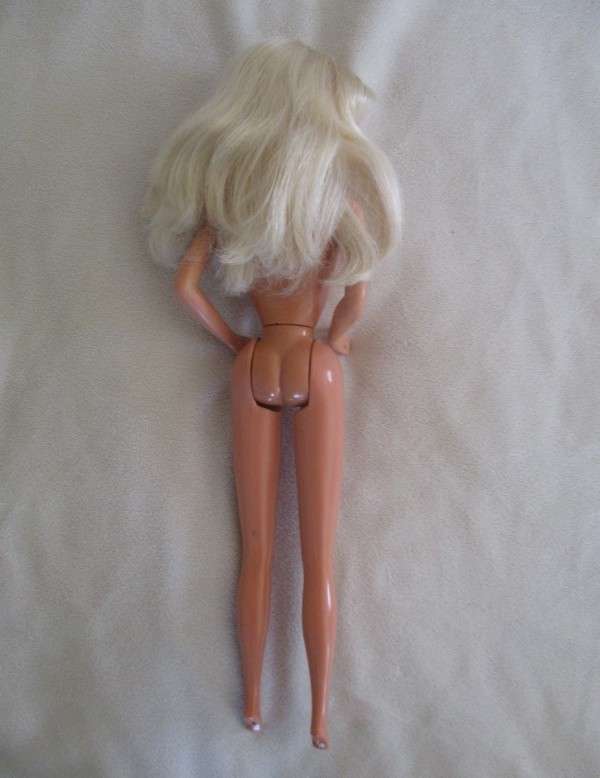 Vintage Mattel Barbie doll in cute outfit -  Knees bend