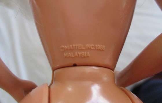 Vintage Mattel Barbie doll in cute outfit -  Knees bend