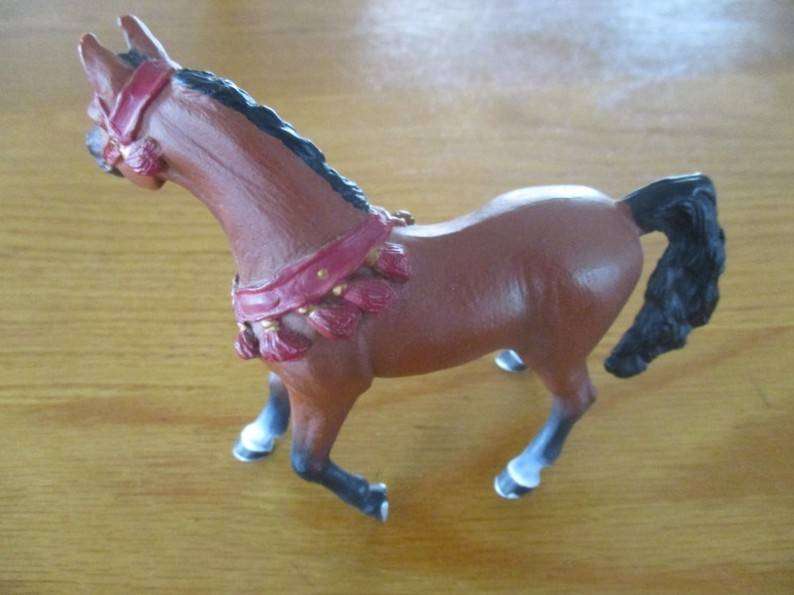 Two cute, detailed plastic horses