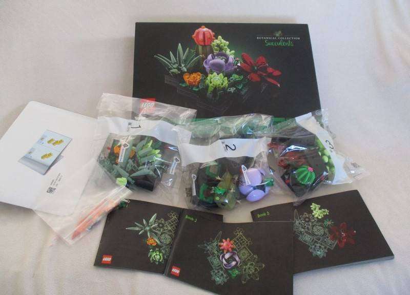 Lego Botanical Collection - succulents - complete in box. Decor set no 10309